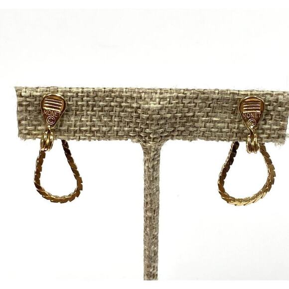 MONET Earrings Clips Clip Ons Vintage Flat Chain Loops Dangle Gold Tone - Picture 4 of 9